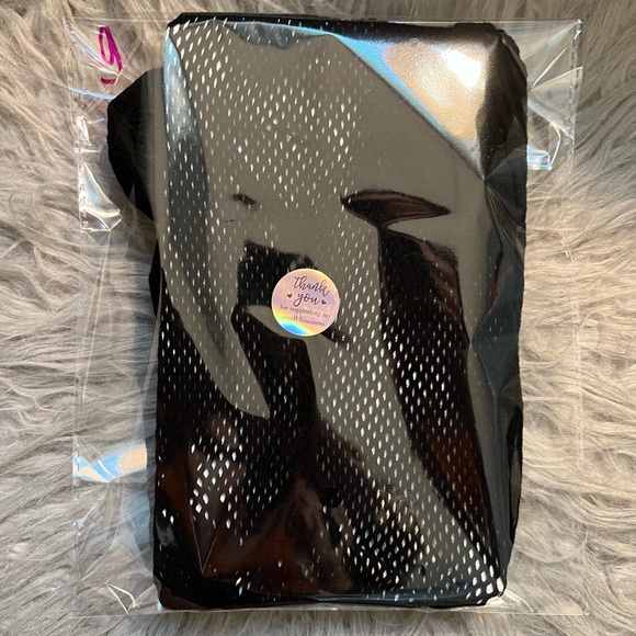 NEW! Sexy Butterfly Detail Fishnet Bodysuit! - Picture 4 of 4